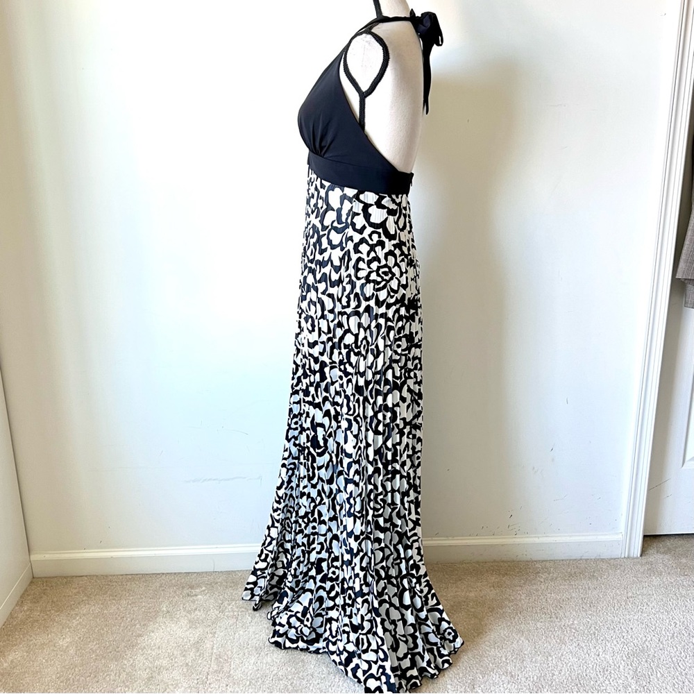 BETSEY & ADAM V-Neck Floral Pleated Halter Prom Gown—SZ. 6 - Picture 5 of 13